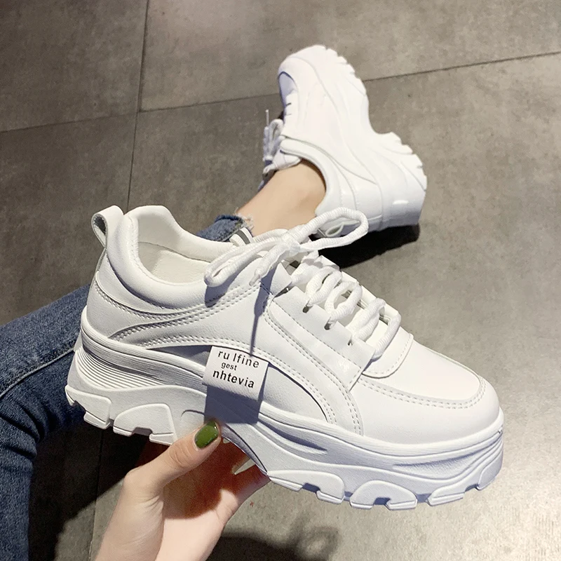 Low Top Sneakers Women Leather Casual Shoes 2020 New Arrival 4.5CM Platform Ladies Creepers Lace Up Round Toe Chunky Sneakers
Low Top Sneakers Women Leather Casual Shoes 2020 New Arrival 4.5CM Platform Ladies Creepers Lace Up Round Toe Chunky Sneakers