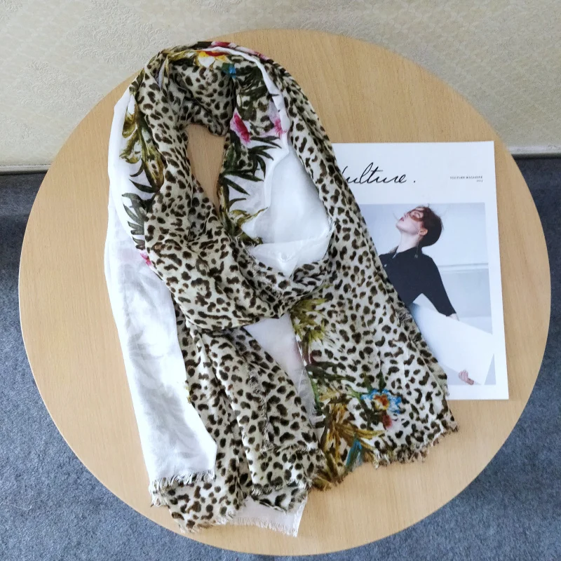 new fashion brand womens wear high-quality scarf womens wear scarf, autumn, winter and summer fashion scar (19)
new fashion brand womens wear high-quality scarf womens wear scarf, autumn, winter and summer fashion scar (19)