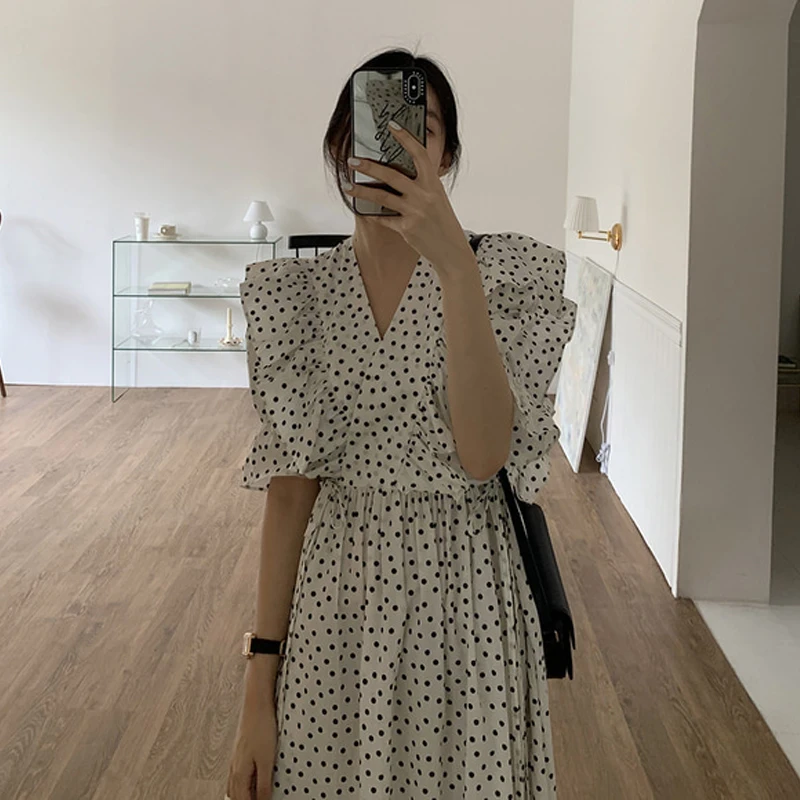 Korean One-Piece Women'S Dress Polka Dot Print Ruffle A-Line Dress 2021 Summer New V-Neck Puff Sleeve Chiffon Dress Long Dress
Korean One-Piece Women'S Dress Polka Dot Print Ruffle A-Line Dress 2021 Summer New V-Neck Puff Sleeve Chiffon Dress Long Dress