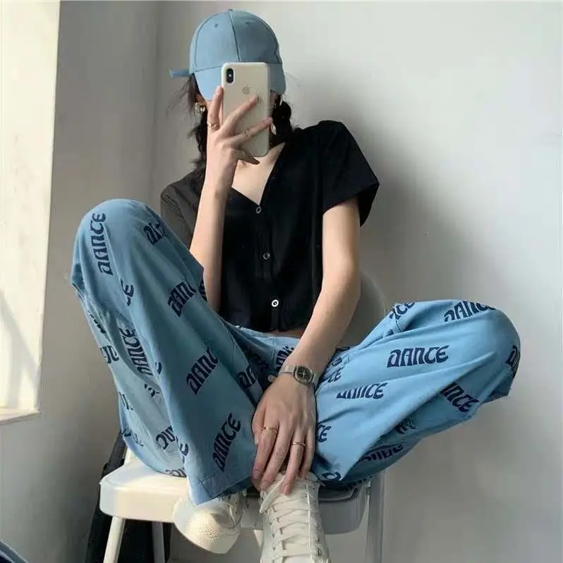 2020 new summer Korean loose letter wide leg pants, versatile straight pants, casual pants, high waist pants
2020 new summer Korean loose letter wide leg pants, versatile straight pants, casual pants, high waist pants