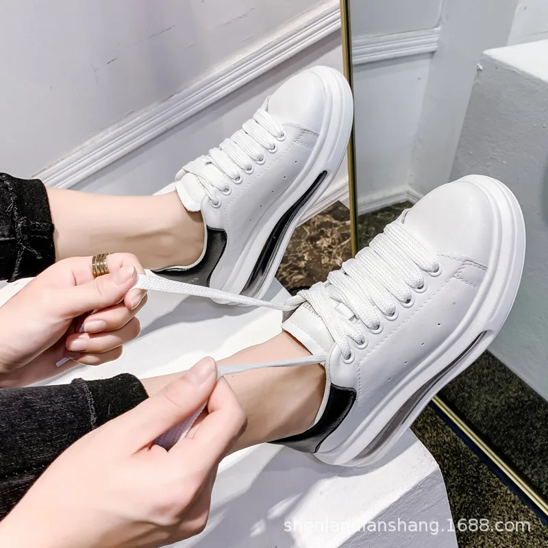 2021 New High-quality Fashion Men's Shoes White Breathable Women's Shoes Small White Shoes Couple Casual Sports Shoes
2021 New High-quality Fashion Men's Shoes White Breathable Women's Shoes Small White Shoes Couple Casual Sports Shoes