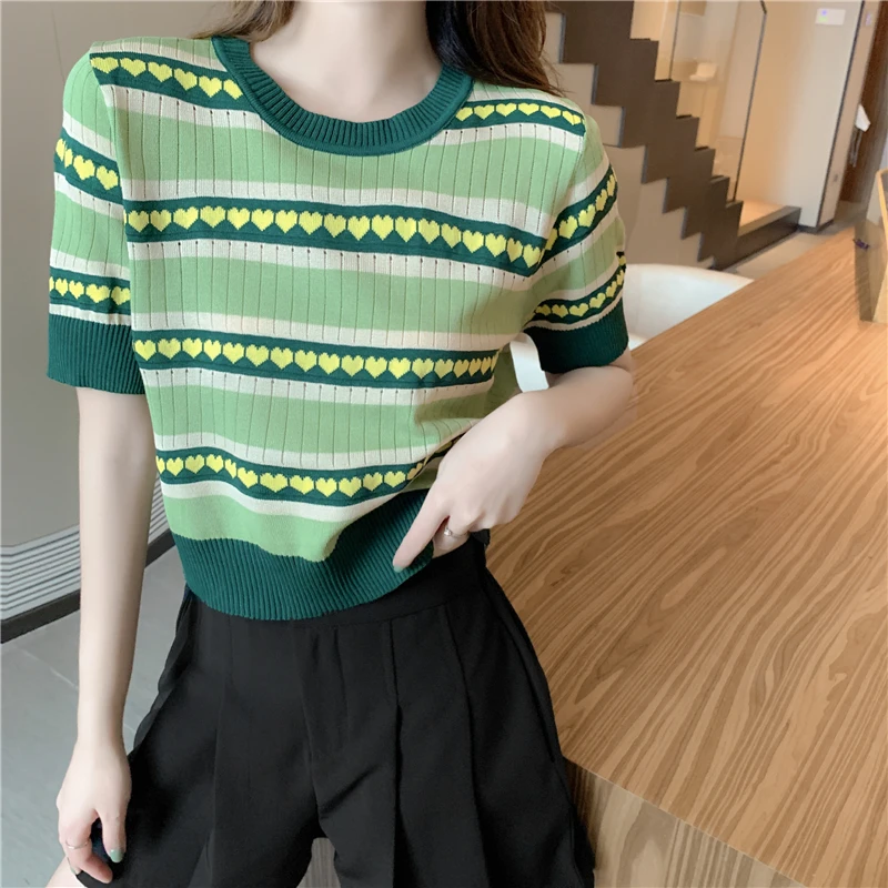 Make summer Korea ice fiber knitted stripes show thin little pure and fresh and avocado green loose render unlined upper garment
Make summer Korea ice fiber knitted stripes show thin little pure and fresh and avocado green loose render unlined upper garment
