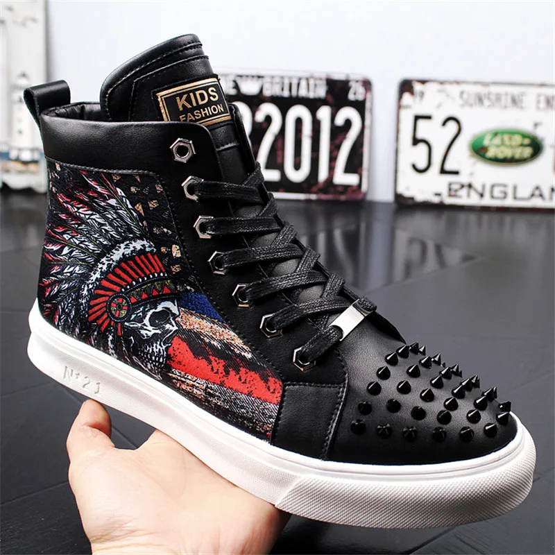 Top Quality Fashion Men High Top British Style Rrivet Shoes Men Causal Luxury Shoes Red Black Bottom rubber Shoes for Male
Top Quality Fashion Men High Top British Style Rrivet Shoes Men Causal Luxury Shoes Red Black Bottom rubber Shoes for Male