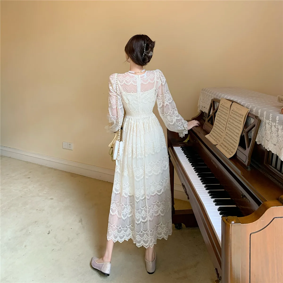 French Vintage Dress Women Casual Long Sleeve Lace One-piece Dress Korean Evening Party Retro Elegant Dress Female 2020 Autumn
French Vintage Dress Women Casual Long Sleeve Lace One-piece Dress Korean Evening Party Retro Elegant Dress Female 2020 Autumn