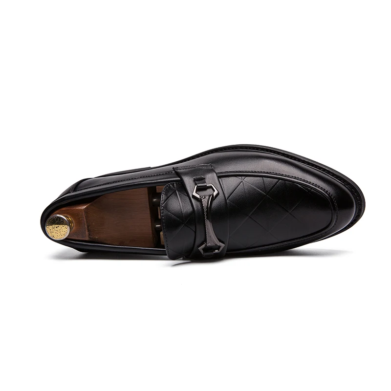 2021 New Summer British Leather Shoes Men Solid Color Breathable Comfortable Versatile Casual Trend Light Vintage Office 38-44
2021 New Summer British Leather Shoes Men Solid Color Breathable Comfortable Versatile Casual Trend Light Vintage Office 38-44