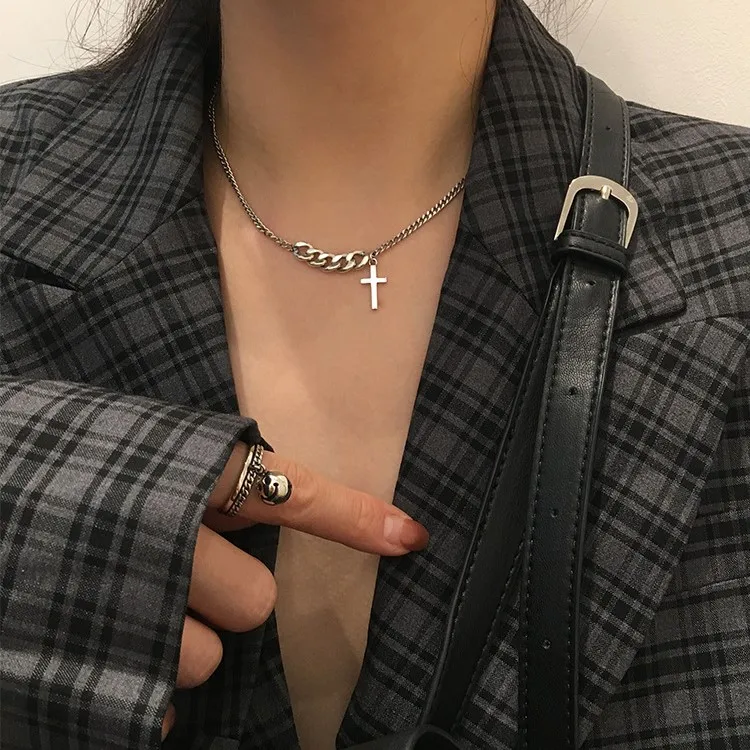 Модное ожерелье с подвеской в виде креста стиле панк для женщин Серебряное колье