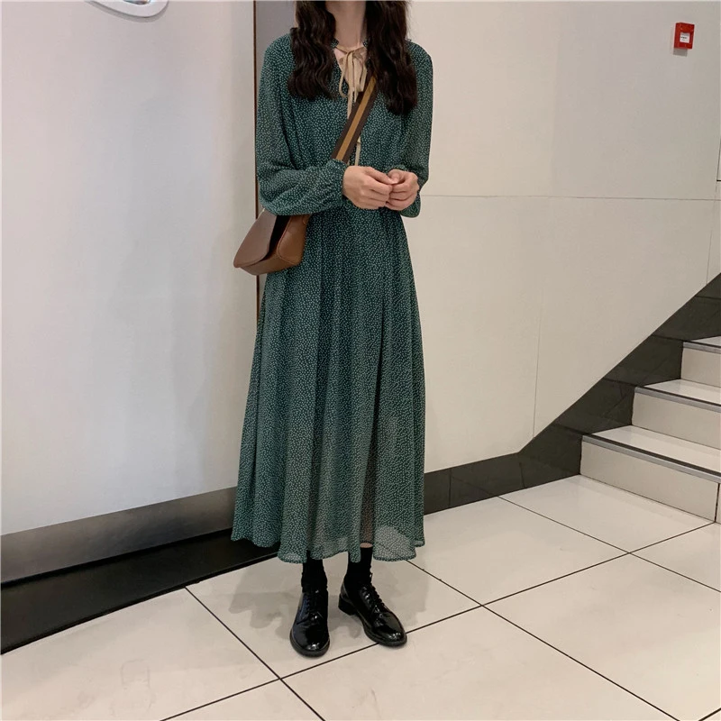 Vintage Lace Up Polka Dot Women Green Dress Spring Elastic Waist Female Long Dress 2020 Summer A-line Vestidos Femme
Vintage Lace Up Polka Dot Women Green Dress Spring Elastic Waist Female Long Dress 2020 Summer A-line Vestidos Femme