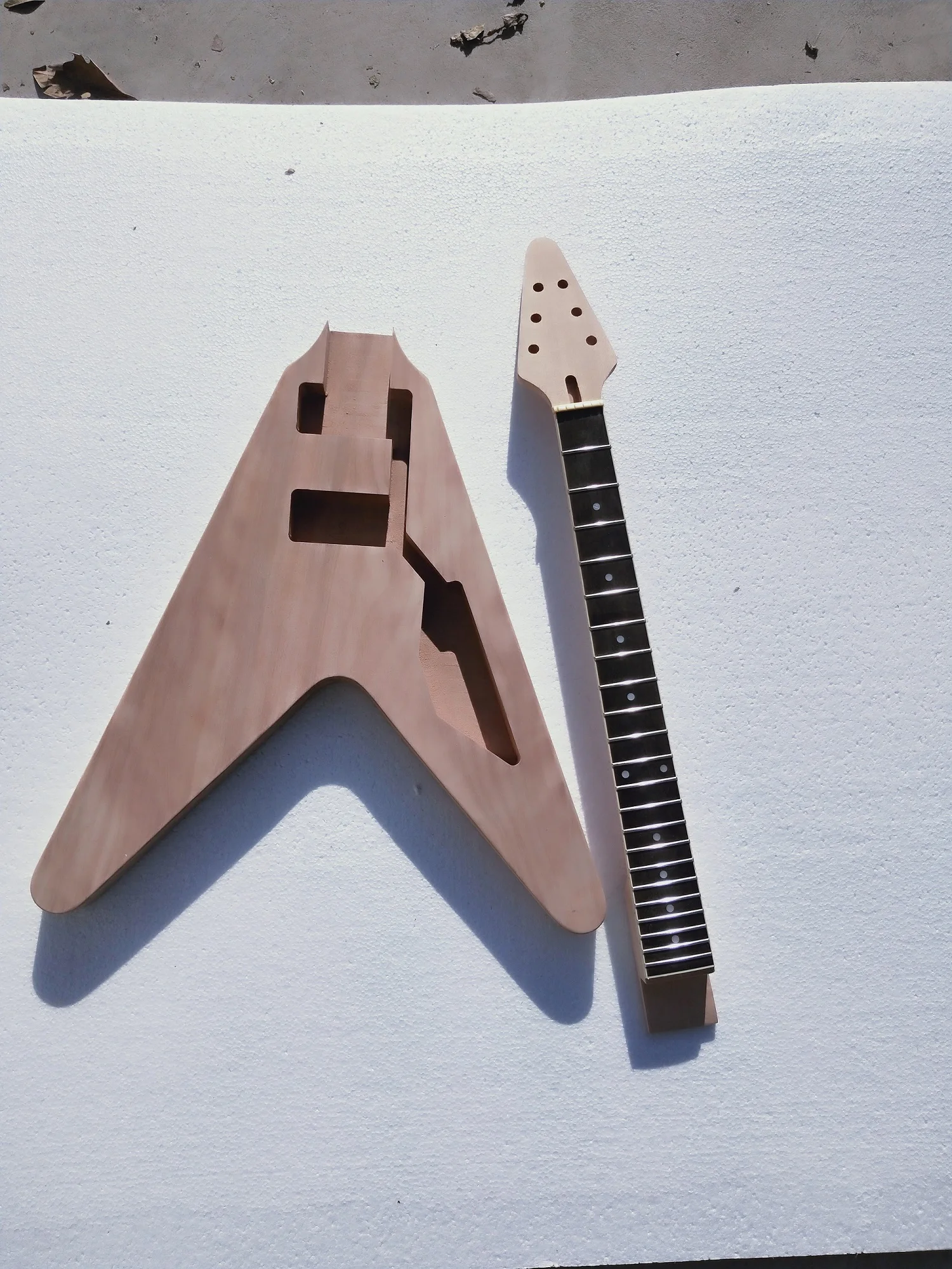 Unfinished Electric Guitar Body Mahogany wood Diy Guitar project guitar neck rosewood fingerboard
Unfinished Electric Guitar Body Mahogany wood Diy Guitar project guitar neck rosewood fingerboard
