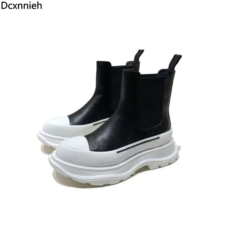 Winter Platform Martin Boots Women Thick Sole Real Leather Slip On Ankle Botas Round Toe Mixed Color short boots Casual Boots
Winter Platform Martin Boots Women Thick Sole Real Leather Slip On Ankle Botas Round Toe Mixed Color short boots Casual Boots
