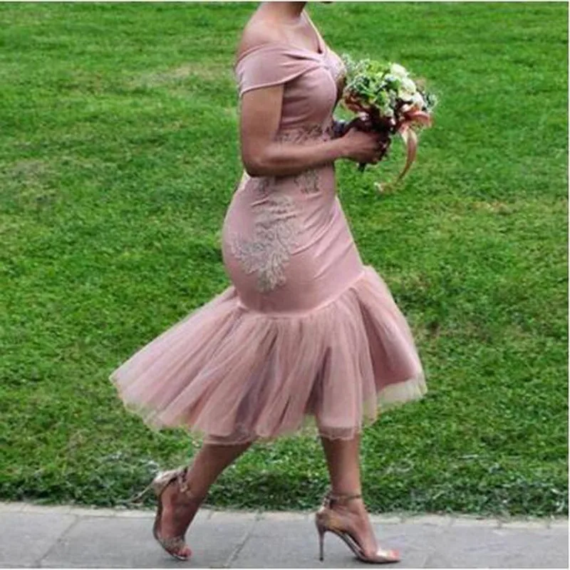 Pink Mermaid African Bridesmaid Dresses 2022 Elegant Off the Shoulder Wedding Guest Gowns Short Robe de soiree de mariage
Pink Mermaid African Bridesmaid Dresses 2022 Elegant Off the Shoulder Wedding Guest Gowns Short Robe de soiree de mariage