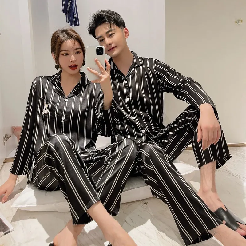 Lovers silk pajamas autumn and winter ladies sexy home wear cardigan long-sleeved trousers two-piece casual pajamas
Lovers silk pajamas autumn and winter ladies sexy home wear cardigan long-sleeved trousers two-piece casual pajamas