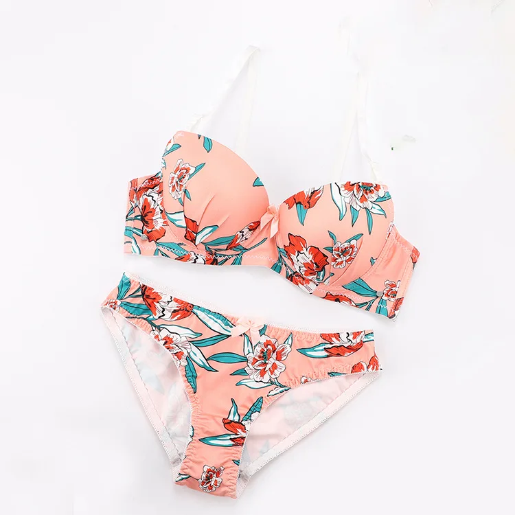 2020 new Comfortable underwear women Sexy lingerie set flower print Bow Push Up bra and panty set Breathable crop top panties
2020 new Comfortable underwear women Sexy lingerie set flower print Bow Push Up bra and panty set Breathable crop top panties