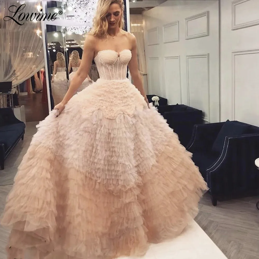 Lowime Pink Ruffles Long Prom Dresses A Line Evening Gowns 2021 Dubai Arabic Tulle Tiered Women Party Middle East Evening Wear
Lowime Pink Ruffles Long Prom Dresses A Line Evening Gowns 2021 Dubai Arabic Tulle Tiered Women Party Middle East Evening Wear