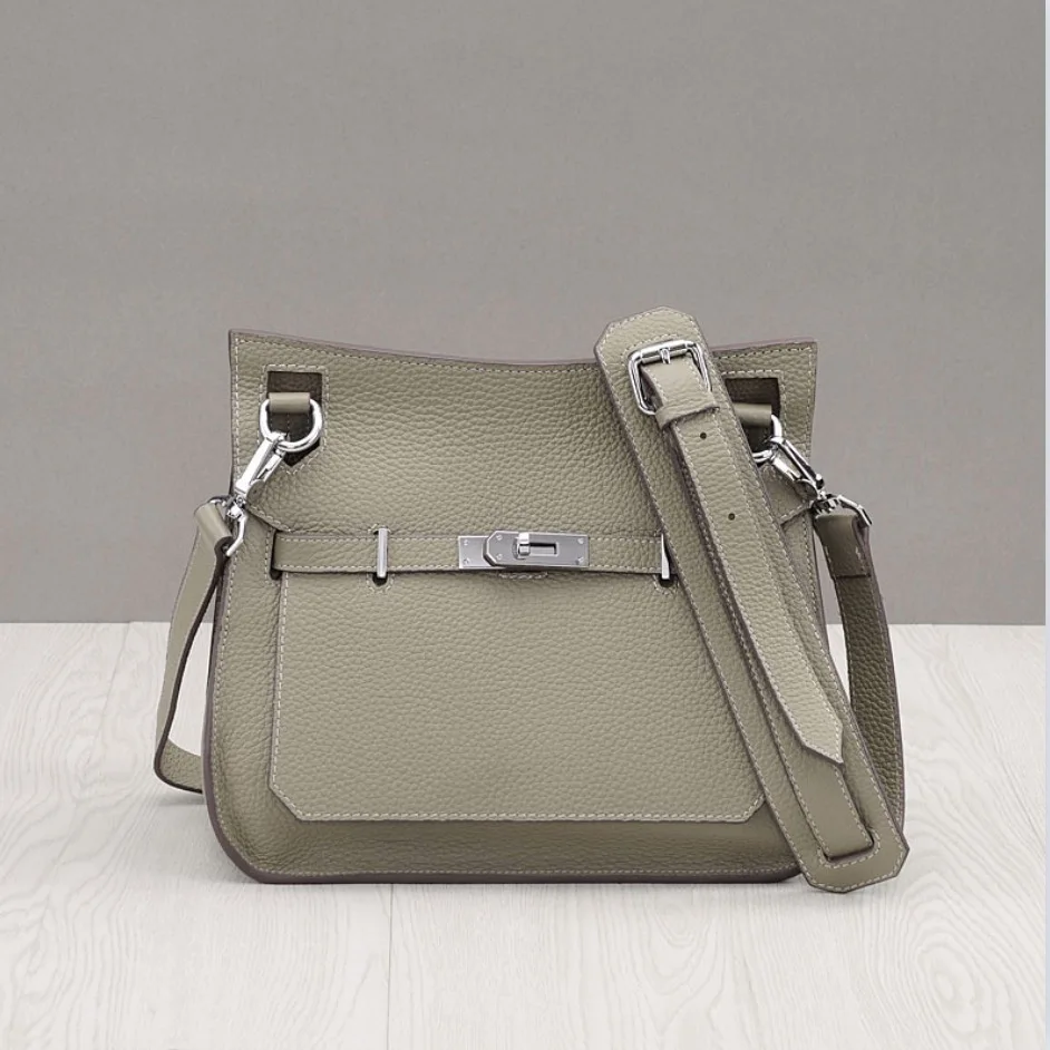 2020 New Leather Lock Fashion Lychee Tattoo Head Layer Cowhide Shoulder Crossbody Bag Luxury Handbags Women Bags Designer
2020 New Leather Lock Fashion Lychee Tattoo Head Layer Cowhide Shoulder Crossbody Bag Luxury Handbags Women Bags Designer