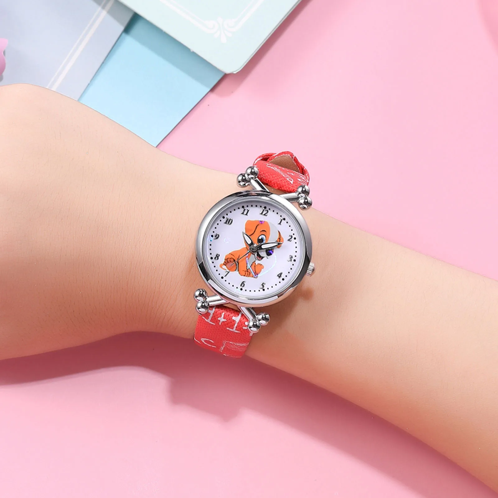 Hot Relief Trend Fashion Sports Children Dog Pattern Luminous Quartz Watch Gift Waterproof High Quality Alloy Case Unisex Watch
Hot Relief Trend Fashion Sports Children Dog Pattern Luminous Quartz Watch Gift Waterproof High Quality Alloy Case Unisex Watch