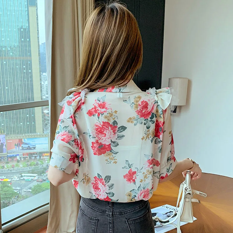 Woman's Sweet Mesh Ruffles Stitching Flower Print Chiffon Shirt Women's Short Sleeve Top Blouses Blusas 2021 Summer New
Woman's Sweet Mesh Ruffles Stitching Flower Print Chiffon Shirt Women's Short Sleeve Top Blouses Blusas 2021 Summer New