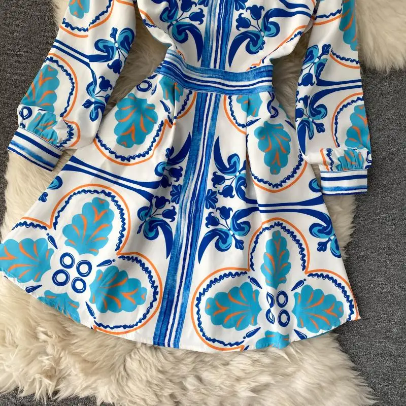 Court style retro printed small dress dress autumn dress new feminine style stand collar slim short dress
Court style retro printed small dress dress autumn dress new feminine style stand collar slim short dress