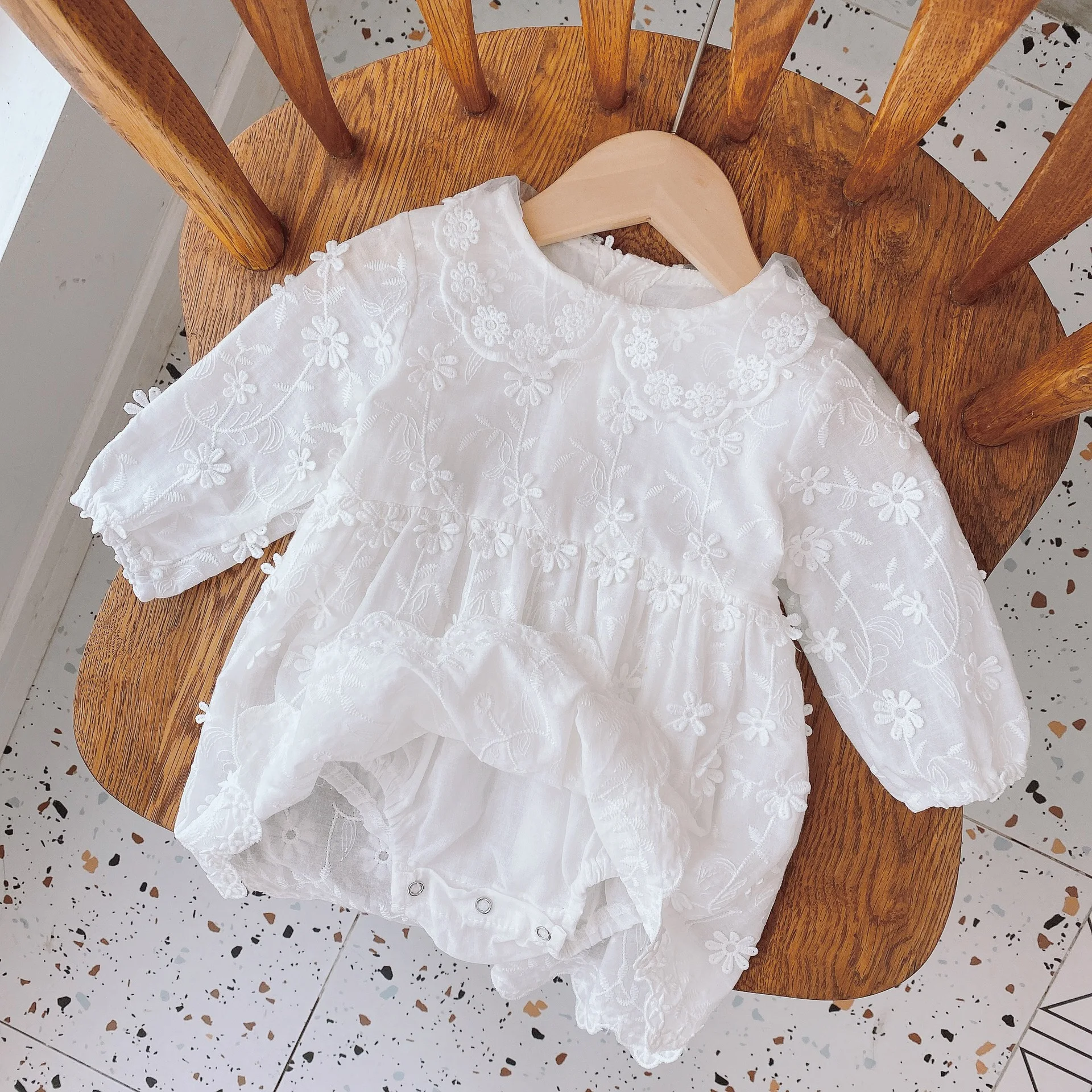 WLG Baby Girl Romper Spring Fall Lace Floral Pattern Long Sleeve White Rompers with Hat Toddler Casual Clothes
WLG Baby Girl Romper Spring Fall Lace Floral Pattern Long Sleeve White Rompers with Hat Toddler Casual Clothes
