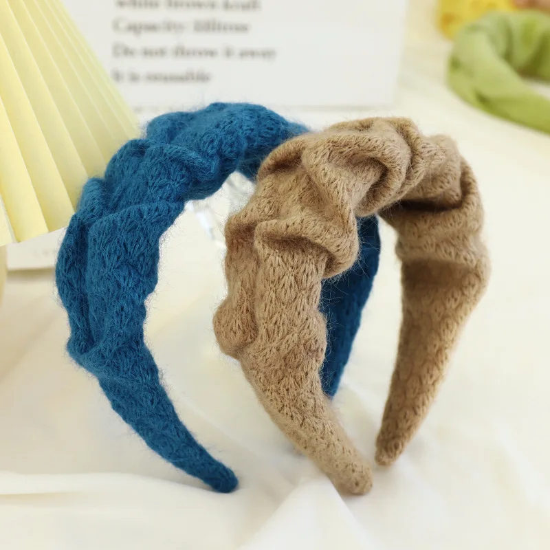 CN New Fashion Women Hairband Pleated Knitted Headband Wide Side Soft Warm Headwear Autumn Winter Turban Hair Accessories
CN New Fashion Women Hairband Pleated Knitted Headband Wide Side Soft Warm Headwear Autumn Winter Turban Hair Accessories