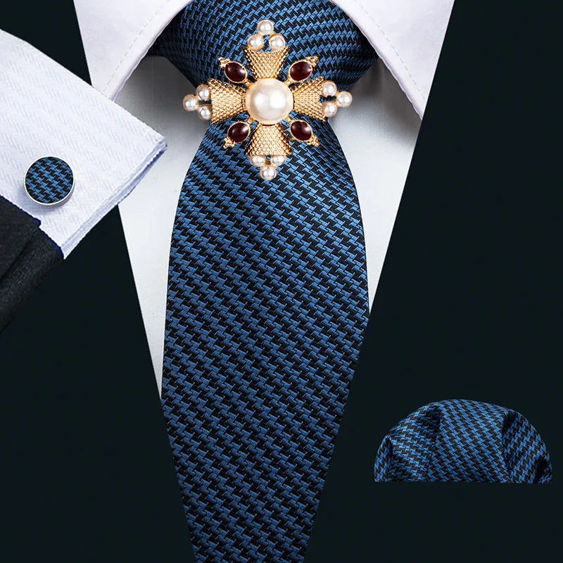 Барри. Ван Новое поступление бизнес мужской галстук жаккард Синий Черный Полосатый шелковый галстук Hanky запонки брошь набор для свадебной в...
Барри. Ван Новое поступление бизнес мужской галстук жаккард Синий Черный Полосатый шелковый галстук Hanky запонки брошь набор для свадебной в...