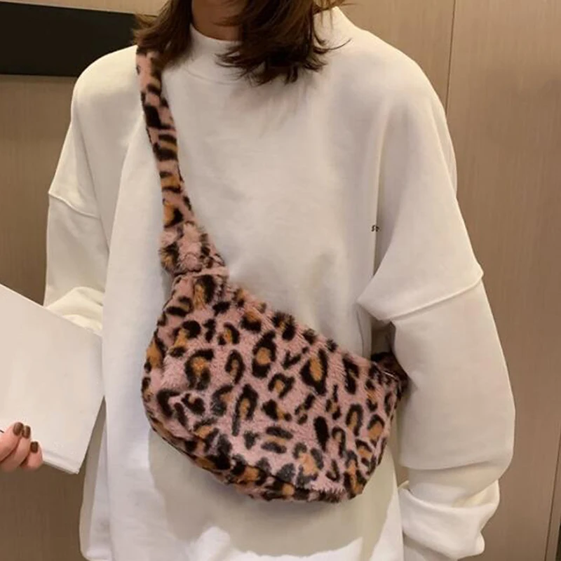 Ladies Fashion Mini Bag Leopard Print Shoulder Messenger Bag Women Crossbody Bag Soft Plush For Female Casual
Ladies Fashion Mini Bag Leopard Print Shoulder Messenger Bag Women Crossbody Bag Soft Plush For Female Casual