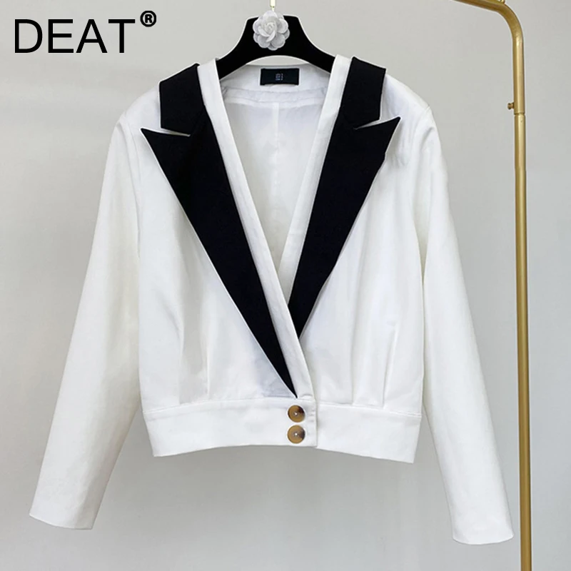 Coats & Jackets 
Coats & Jackets