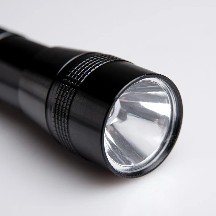 Фонарь ручной с удлиненным корпусом 1 LED 2 АА 15.5х2.5х2.5 см 1134491 | Лампы и освещение