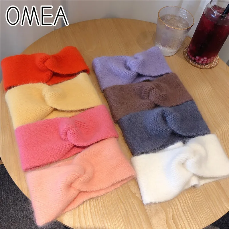 Женская широкая повязка на голову OMEA, однотонная повязка на голову из меха Ангорского Кролика с бантом, аксессуар для волос в Корейском стил...
Женская широкая повязка на голову OMEA, однотонная повязка на голову из меха Ангорского Кролика с бантом, аксессуар для волос в Корейском стил...