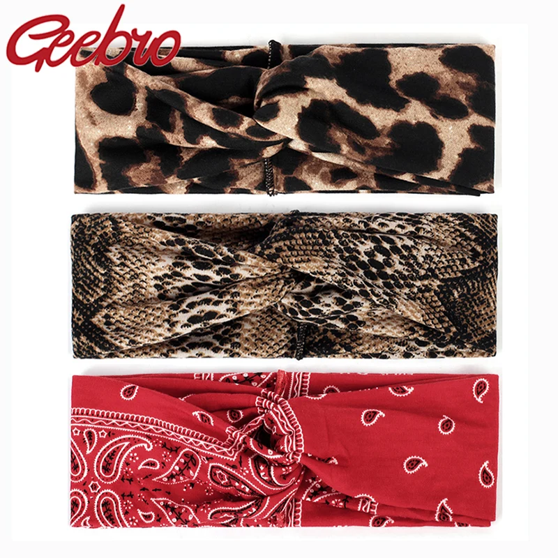 Повязка на голову женская летняя с леопардовым принтом и цветами
Повязка на голову женская летняя с леопардовым принтом и цветами
