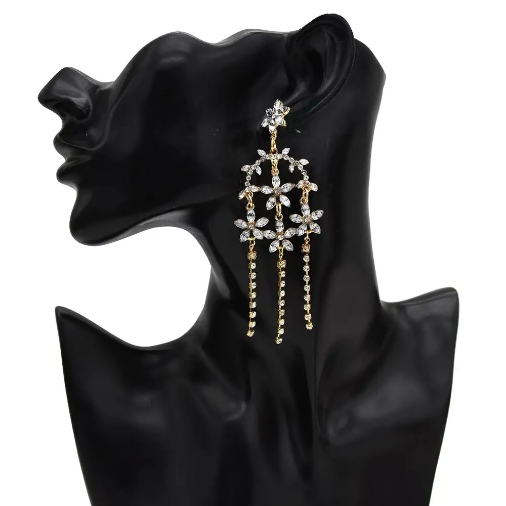 Simulation Pearl Tassel Earrings Gold Rhinestone Floret Women's Long Earring Fashion Party Earrings.
Simulation Pearl Tassel Earrings Gold Rhinestone Floret Women's Long Earring Fashion Party Earrings.