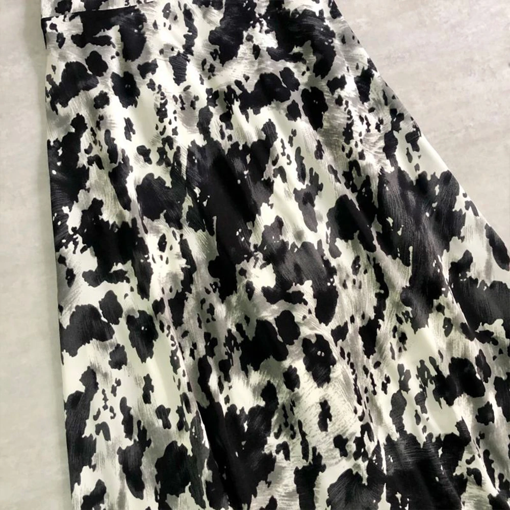 Korean Fashion Summer Women Long Skirt VD1940 High Waist Printed Coffee Black Midi Length Chiffon Skirt 
Korean Fashion Summer Women Long Skirt VD1940 High Waist Printed Coffee Black Midi Length Chiffon Skirt