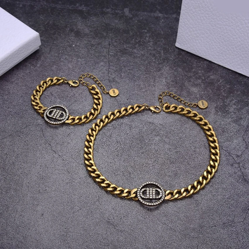 New retro zircon necklace and bracelet set Women's Jewelry 2020 Jewelry Fine Accessories Jewelry sets Holiday gift
New retro zircon necklace and bracelet set Women's Jewelry 2020 Jewelry Fine Accessories Jewelry sets Holiday gift