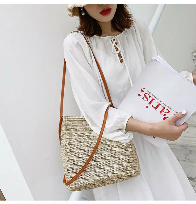 New 2019 Summer Beach Straw Women Bag Bohemian Travel Casual Female Messenger Bag Ladies Weave Rattan Shoulder Bag
New 2019 Summer Beach Straw Women Bag Bohemian Travel Casual Female Messenger Bag Ladies Weave Rattan Shoulder Bag