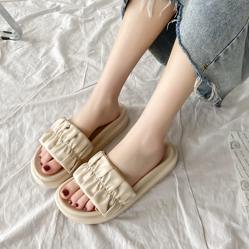 Shoes Summer Clogs Woman Slippers Flat Luxury Slides Platform Pantofle Beach Designer 2021 Rome Rubber PU Fabric Basic Fashion
Shoes Summer Clogs Woman Slippers Flat Luxury Slides Platform Pantofle Beach Designer 2021 Rome Rubber PU Fabric Basic Fashion