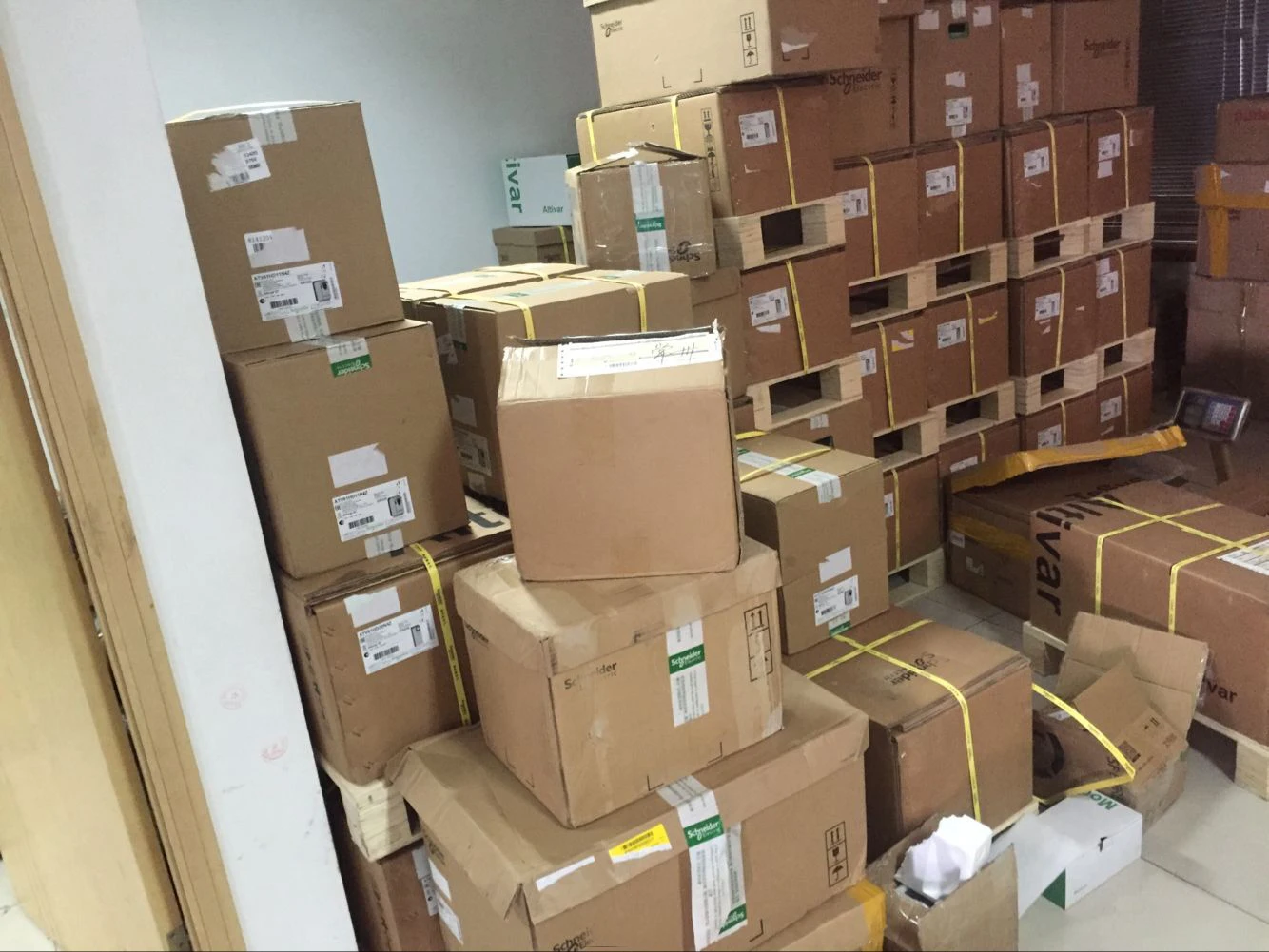 New Original In BOX ATV930D30N4 {Warehouse stock} 1 Year Warranty Shipment within 24 hours
New Original In BOX ATV930D30N4 {Warehouse stock} 1 Year Warranty Shipment within 24 hours