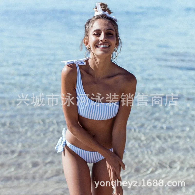 Plus Size Women Stripes Shoulder Bandage Cloth Bikini WOMEN'S Swimsuit Dropshipping New 2021 Hot Selling High Waist Micro Bikini 
Plus Size Women Stripes Shoulder Bandage Cloth Bikini WOMEN'S Swimsuit Dropshipping New 2021 Hot Selling High Waist Micro Bikini