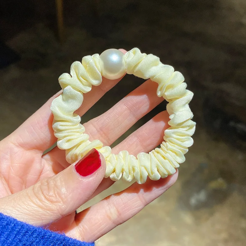 2021 Sweet Pearl Hair Rope Ladies Candy Color Hair Ring Large Intestine Rubber Band Simulation Silk Ponytail Headdress
2021 Sweet Pearl Hair Rope Ladies Candy Color Hair Ring Large Intestine Rubber Band Simulation Silk Ponytail Headdress