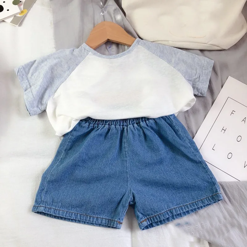 Facejoyous 2020 Summer Baby Denim Shorts Children's Clothing New Girls Boys Denim Shorts Soft Loose Kids Girl Jeans Pants 
Facejoyous 2020 Summer Baby Denim Shorts Children's Clothing New Girls Boys Denim Shorts Soft Loose Kids Girl Jeans Pants