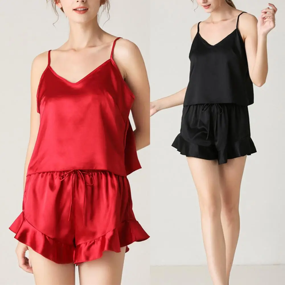 Solid Color Sexy Women V Neck Imitation Silk Camisole Strap Top Shorts Sleepwear Pijamas Femmes Seamless Underwear Nightwear
Solid Color Sexy Women V Neck Imitation Silk Camisole Strap Top Shorts Sleepwear Pijamas Femmes Seamless Underwear Nightwear