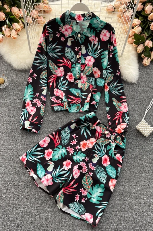 European women's 2021 new women's shirt design sense niche printing high-waist wide-leg shorts two-piece trend
European women's 2021 new women's shirt design sense niche printing high-waist wide-leg shorts two-piece trend