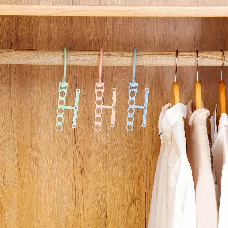 Creative 5-hole Space Saving Drying Rack Bathroom Antiskid Clothes Hanger Wardrobe Rotation Clothes Fixed Windproof Buckle Hooks
Creative 5-hole Space Saving Drying Rack Bathroom Antiskid Clothes Hanger Wardrobe Rotation Clothes Fixed Windproof Buckle Hooks