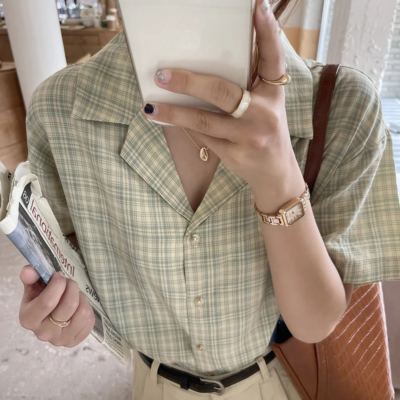 Vintage Summer Korean Turndown Collar Blue Plaid Blouses Women Casual Short Sleeve Female Shirt 2021 Summer fashion Clothing
Vintage Summer Korean Turndown Collar Blue Plaid Blouses Women Casual Short Sleeve Female Shirt 2021 Summer fashion Clothing
