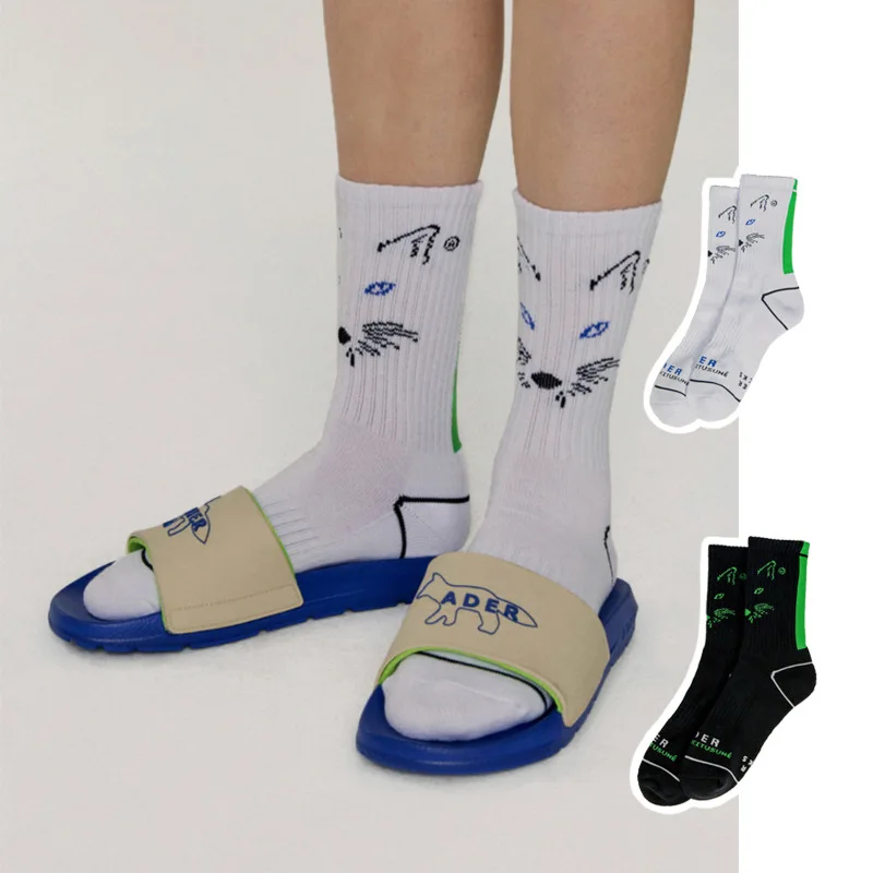 Animal head fashion socks breathable sports socks in the streets of female fashion
Animal head fashion socks breathable sports socks in the streets of female fashion