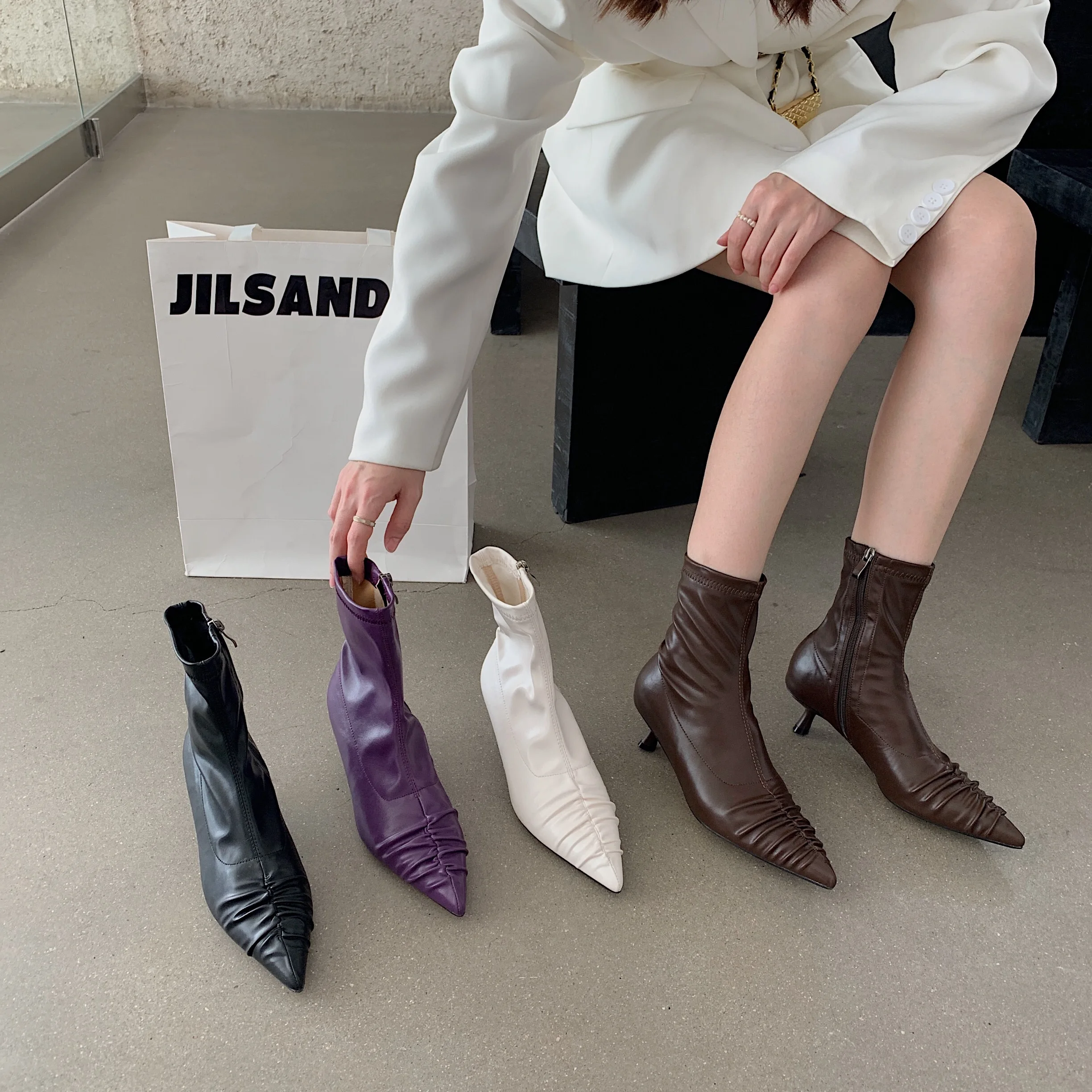Elegant Women Sock Boots Pointed Toe Black/Purple/Beige/Brown Thin Mid Heels Side Zipper Fashion Party Pumps Autumn Winter Boots
Elegant Women Sock Boots Pointed Toe Black/Purple/Beige/Brown Thin Mid Heels Side Zipper Fashion Party Pumps Autumn Winter Boots