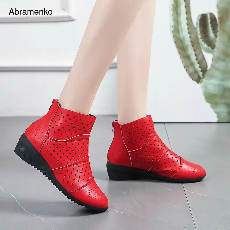 Leather Shoes Women Ankle Boots Hollow Out 4.5 cm Wedge Breathable Low Heel Soft Breathable Zip Black Shoes Plus Size 34-41
Leather Shoes Women Ankle Boots Hollow Out 4.5 cm Wedge Breathable Low Heel Soft Breathable Zip Black Shoes Plus Size 34-41