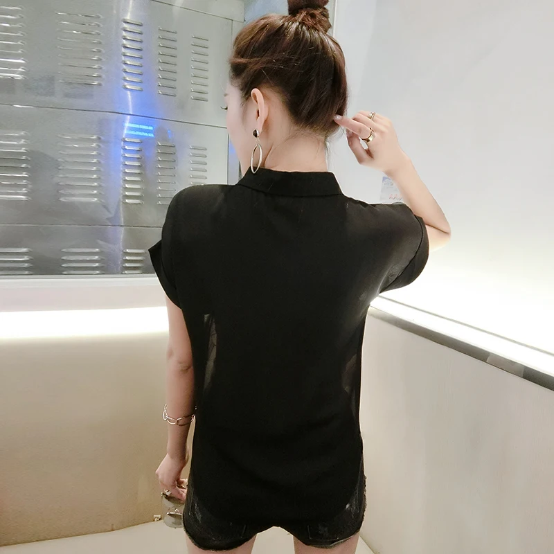 2021 New Summer Flower Printted Chiffon Shirt Blouse Women Turn Down Collar Short Sleeve Fashion All-match Tops Camisas Mujer 
2021 New Summer Flower Printted Chiffon Shirt Blouse Women Turn Down Collar Short Sleeve Fashion All-match Tops Camisas Mujer