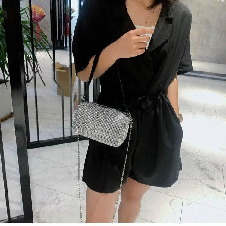 2021 New Women's Bag Korean Version Simple Shoulder Bag Fashion Armpit Bag Hand Bag Cylinder Bag Chain Strip Messenger Bag
2021 New Women's Bag Korean Version Simple Shoulder Bag Fashion Armpit Bag Hand Bag Cylinder Bag Chain Strip Messenger Bag