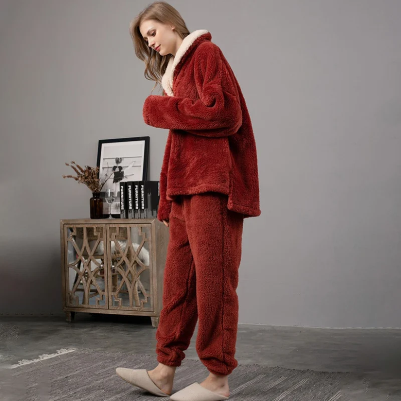 Velvet Pajama Set For Women Winter V-Neck Pullover Top and Pants Suits Casual Flannel Women's Sets Pajamas Suit
Velvet Pajama Set For Women Winter V-Neck Pullover Top and Pants Suits Casual Flannel Women's Sets Pajamas Suit