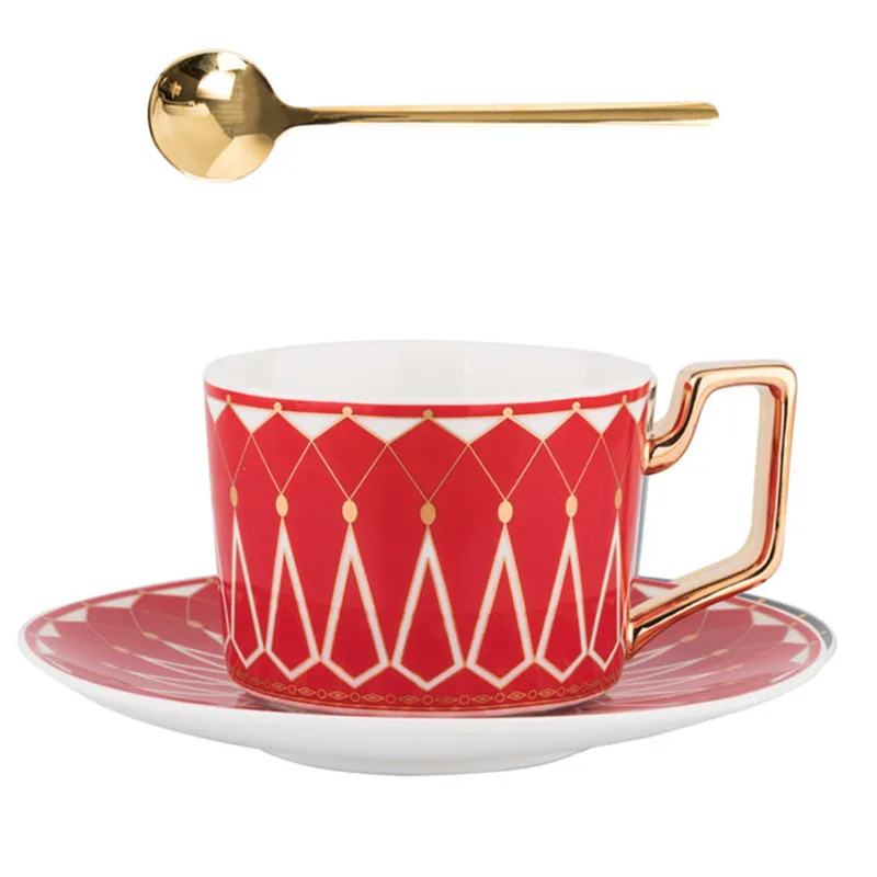European Ceramics Coffee Mug With spoon and dish Large Capacity creative Drinkware Coffee Tea Cups Novelty Gifts milk cup
European Ceramics Coffee Mug With spoon and dish Large Capacity creative Drinkware Coffee Tea Cups Novelty Gifts milk cup