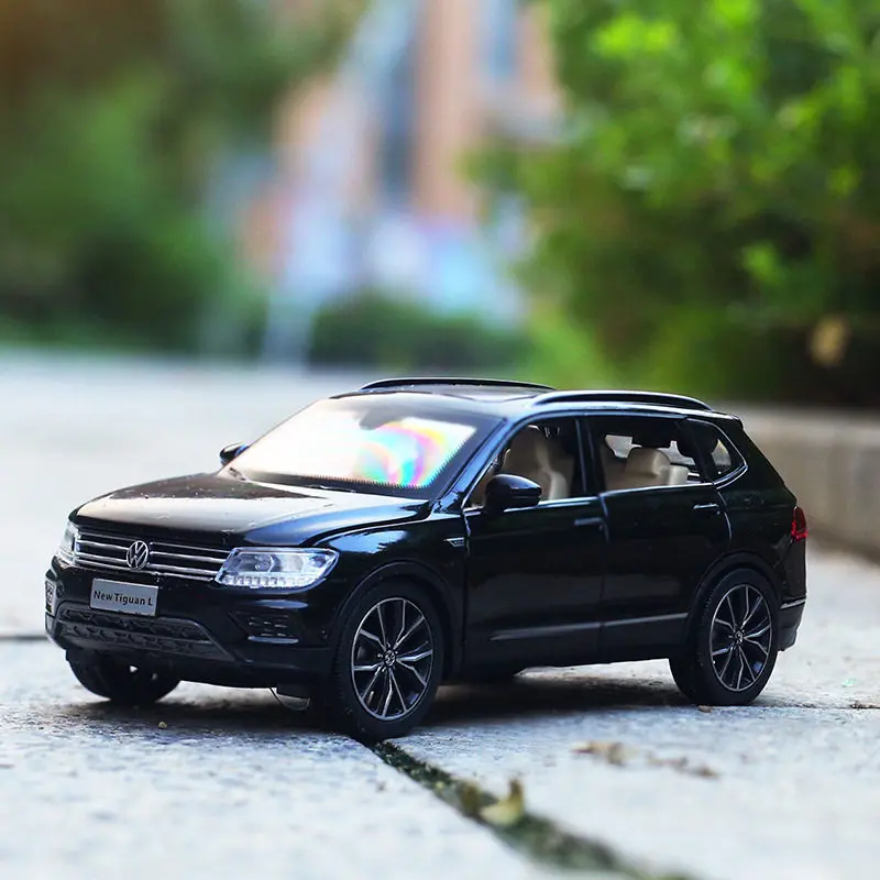 Модель автомобиля Volkswagen Tiguan 1:32, модель автомобиля из сплава, литой под давлением, Игрушечная модель автомобиля, шесть открывающихся детских...
Модель автомобиля Volkswagen Tiguan 1:32, модель автомобиля из сплава, литой под давлением, Игрушечная модель автомобиля, шесть открывающихся детских...